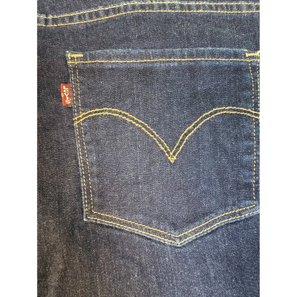 Levis Womens Dark Wash Cuffed Denim Shorts Indigo Stretch Size 33 size 16 - Picture 3 of 9